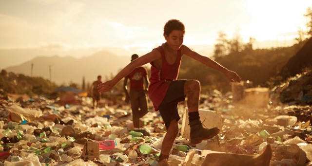 RESENHA CRÍTICA: Trash, a Esperança Vem do Lixo (Trash)