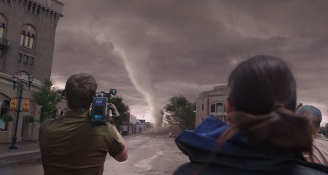 RESENHA CRÍTICA: No Olho do Tornado (Into the Storm)